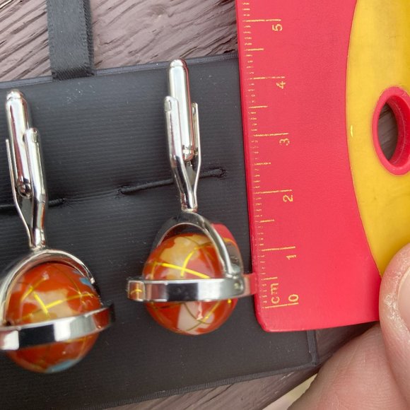 New Red Spinning World Cufflinks with Cufflink Case - Picture 2 of 7